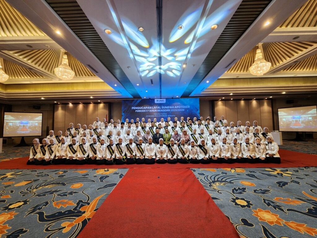 88 New Pharmacists UMS Faculty of Pharmacy Professional Oath 2026 Image CSS Class 88 New Pharmacists from UMS Faculty of Pharmacy Officially Take Professional Oath with 100 Percent Ukomnas PDPA Pass Rate in 2026