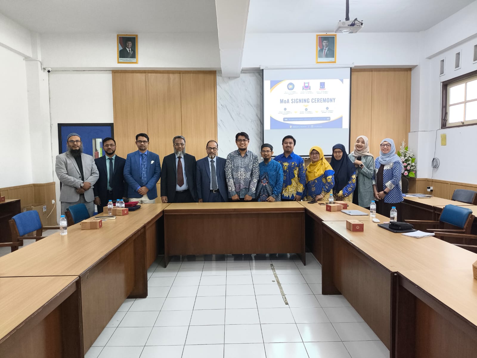 Penandatanganan MoU Fakultas Farmasi UMS dengan University of Asia Pacific dan University of Dhaka Bangladesh untuk memperkuat kerja sama internasional.